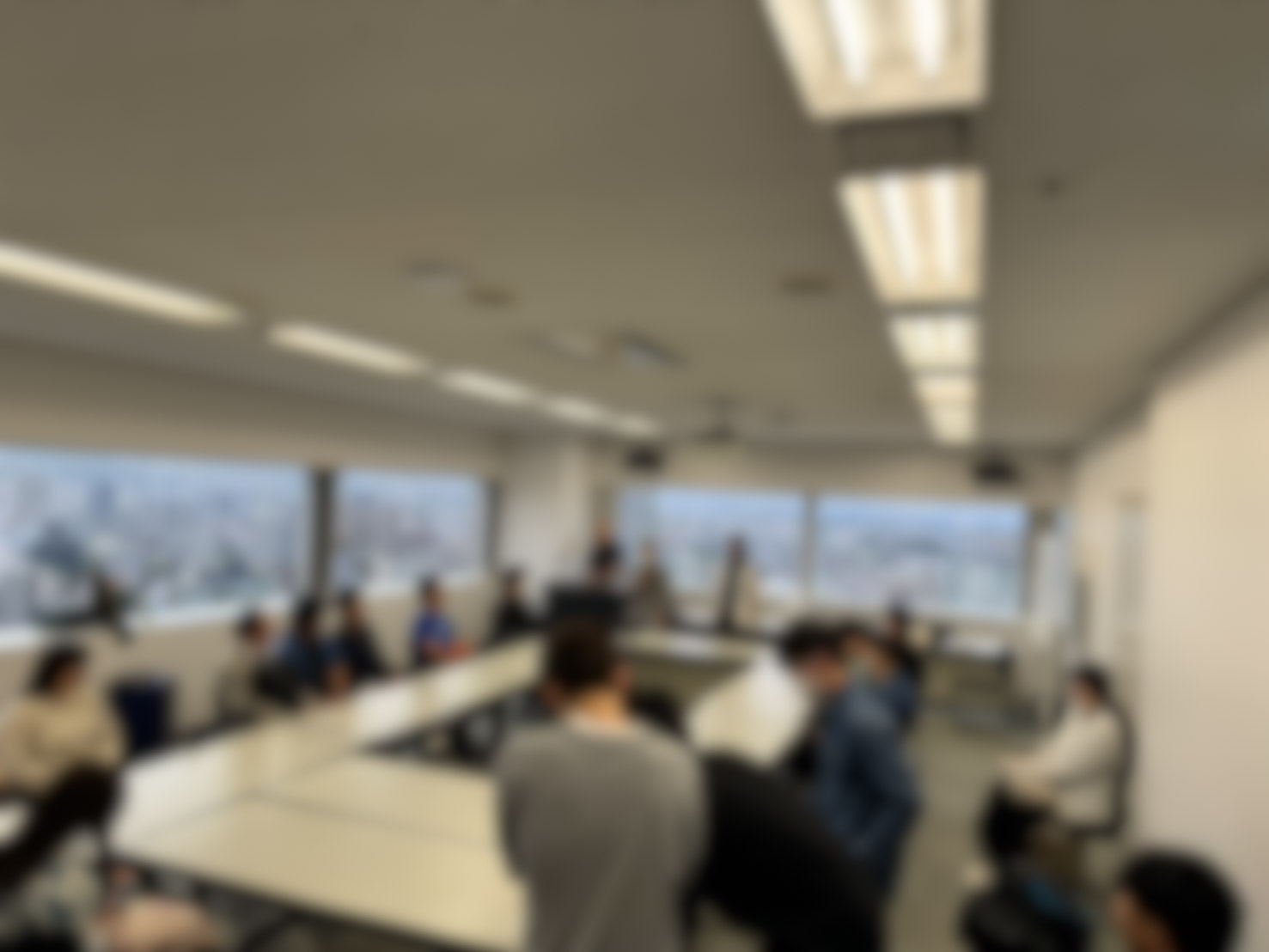 年間の主な活動・学習会は、どのくらいの回数、規模で行っていますか。